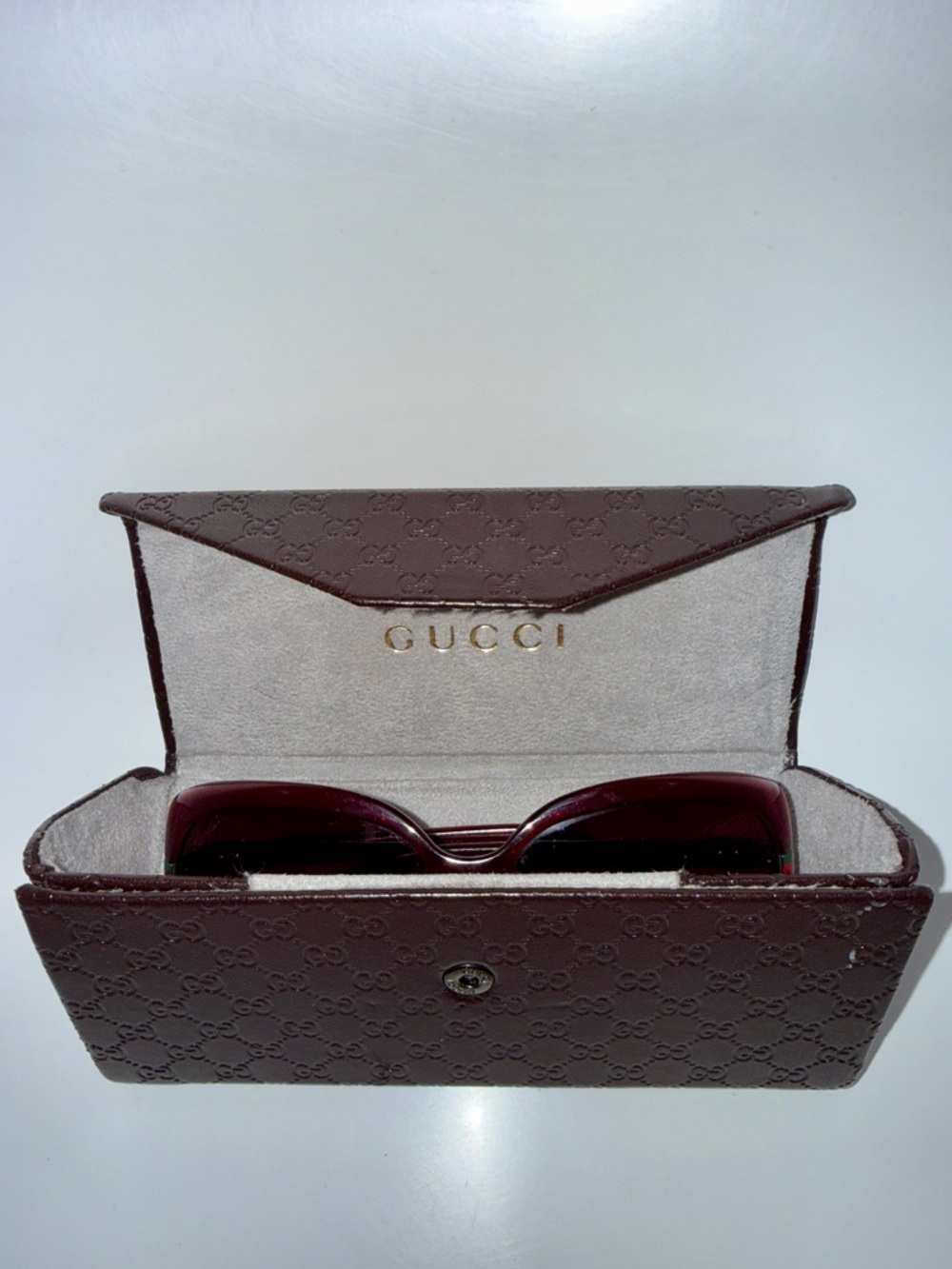 Authentic Gucci Red Sunglasses       Gradient Lenses Logo Detailing - Picture 7 of 7